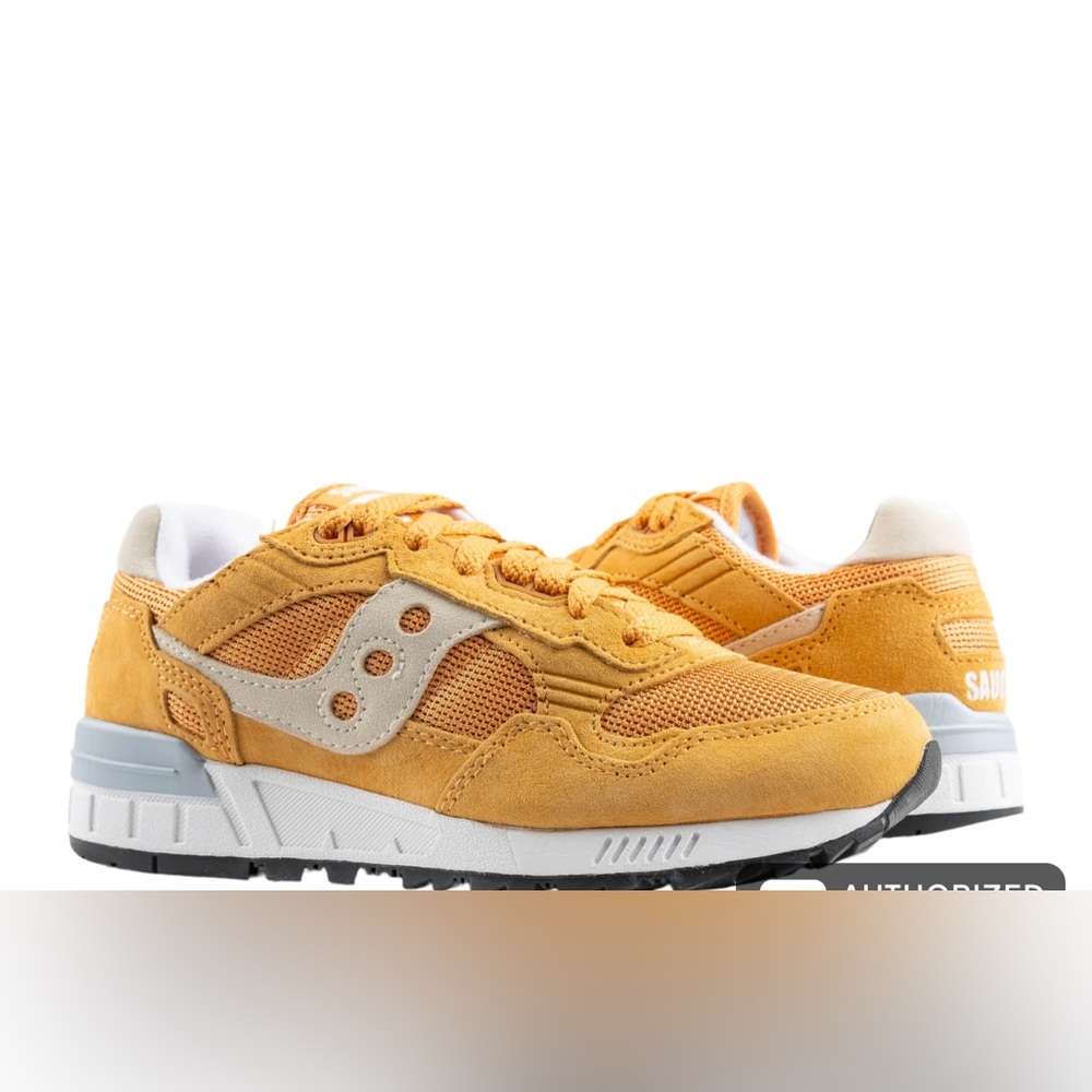 Saucony NEW IN BOX- Mens 9. Shadow 5000 Running Shoes MEN’S SIZE 9. /WNM- 10 1/2
